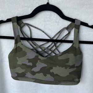 Lululemon free to be bra size 6 camo green NWOT
